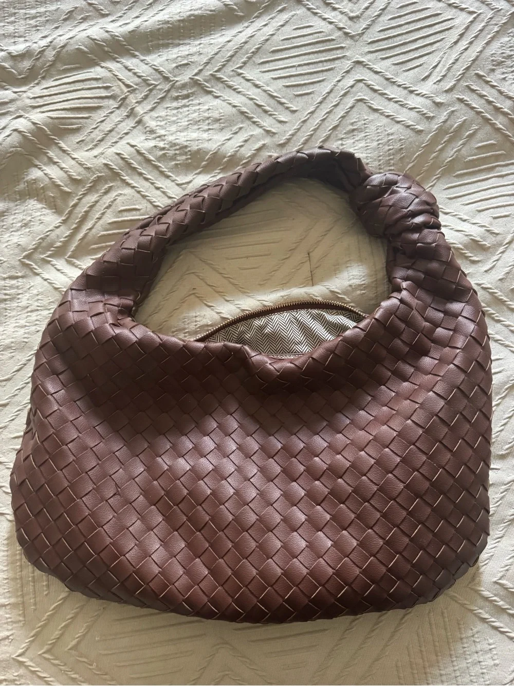 Woven Hobo Shoulder Bag in Brown